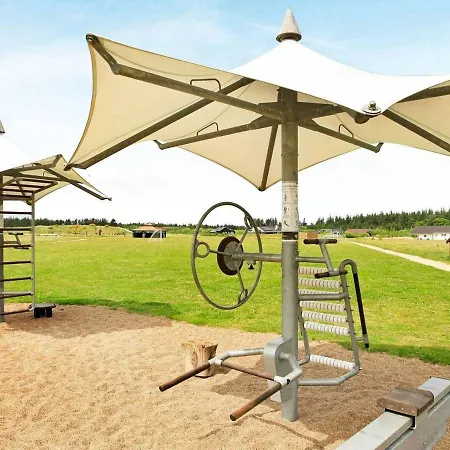 10 Person Holiday In