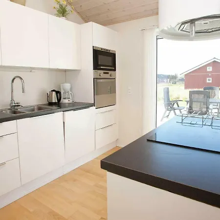 10 Person Holiday In *