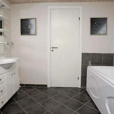 10 Person Holiday In Vakantiehuis